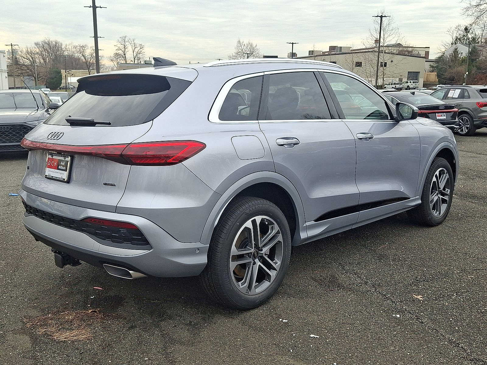 Thumbnail: 2025 Audi Q5 - 11