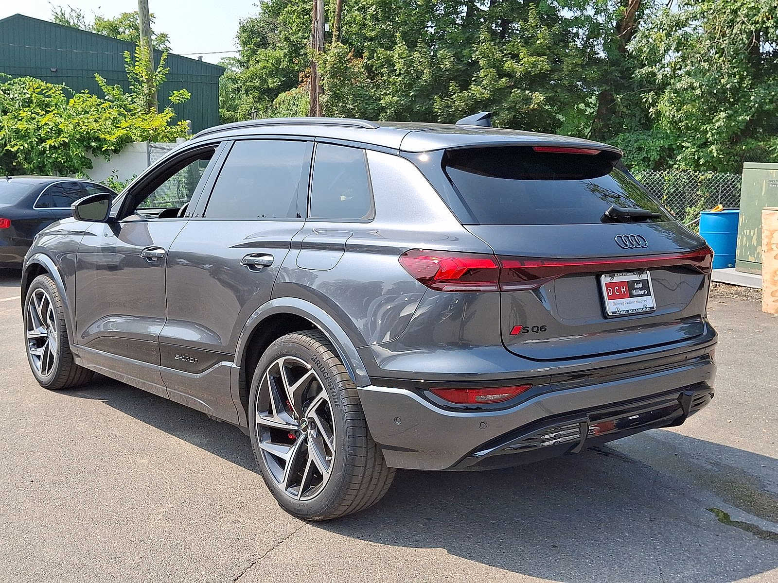 Thumbnail: 2025 Audi SQ6 e-tron - 11