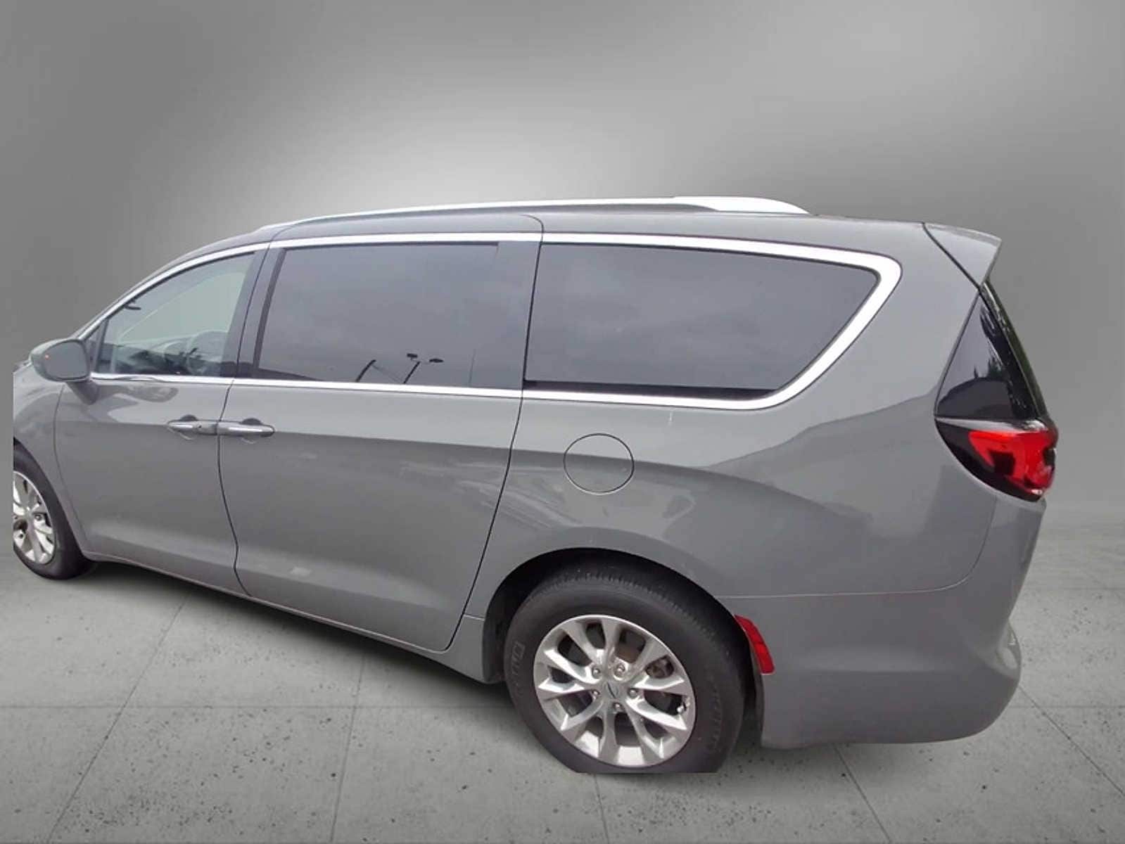 2021 Chrysler Pacifica Touring L 6