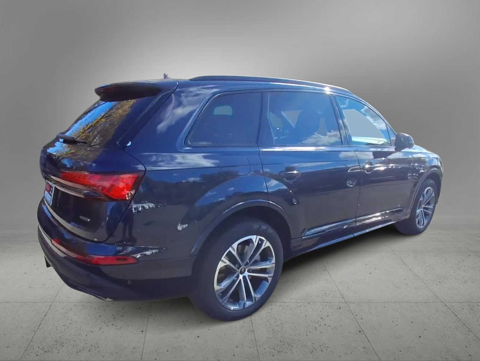 Thumbnail: 2026 Audi Q7 - 8