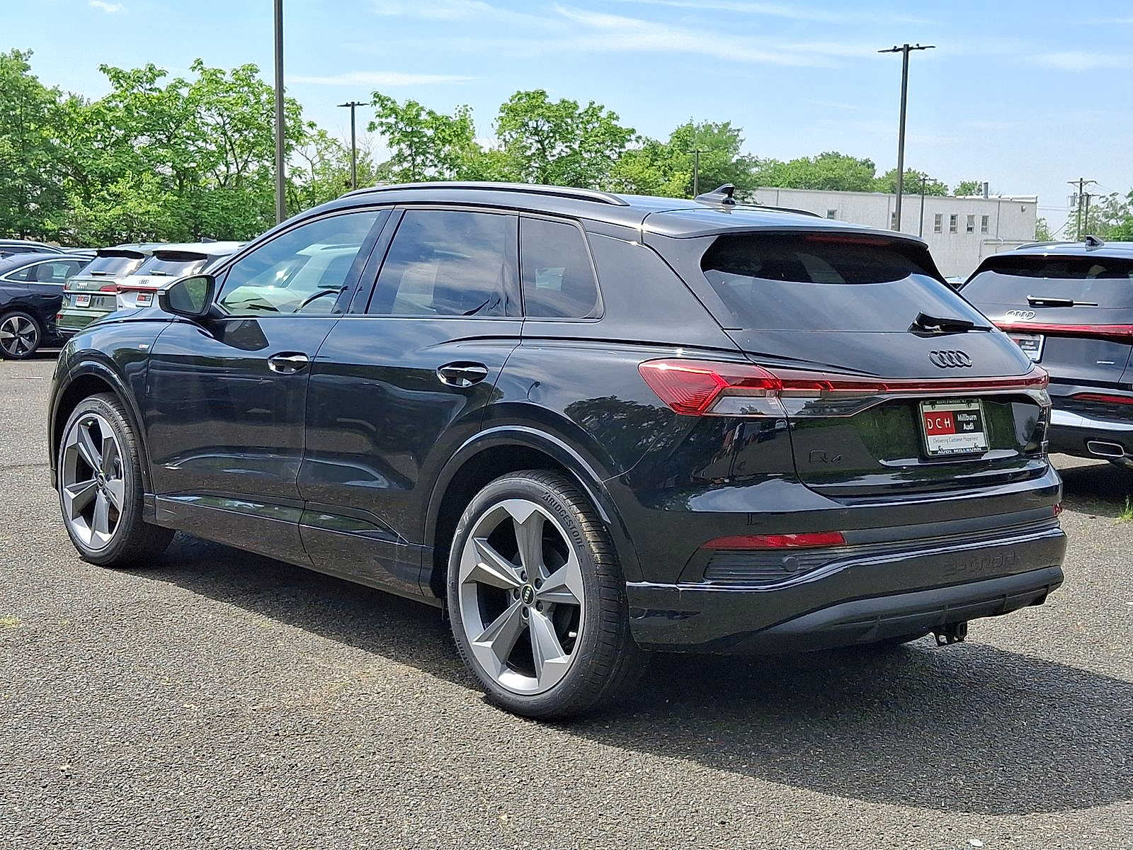 Thumbnail: 2025 Audi Q4 e-tron - 11