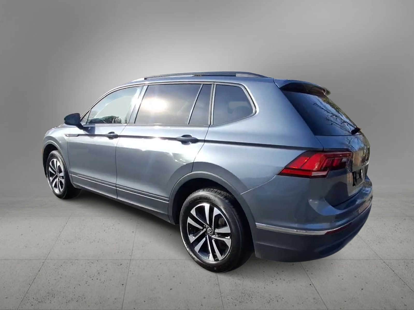 Thumbnail: 2024 Volkswagen Tiguan - 6