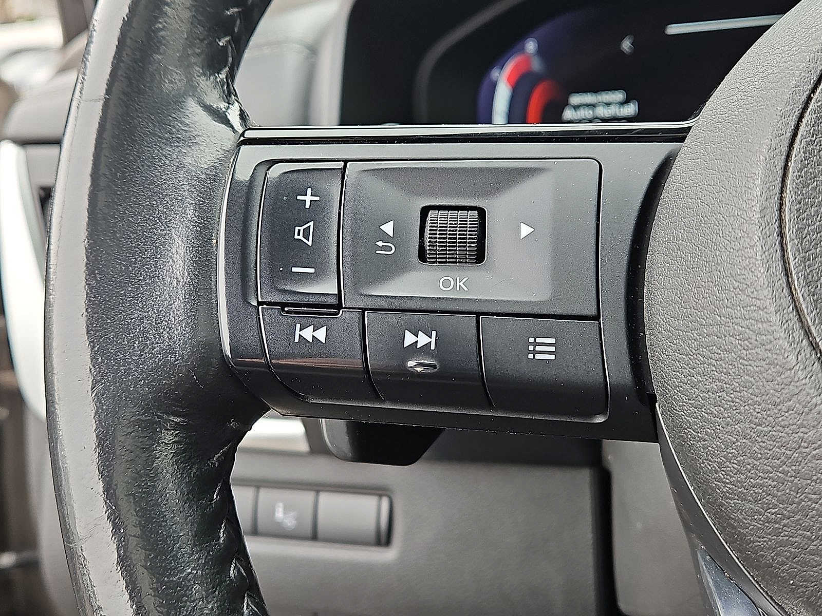 Thumbnail: 2022 Nissan Rogue - 17