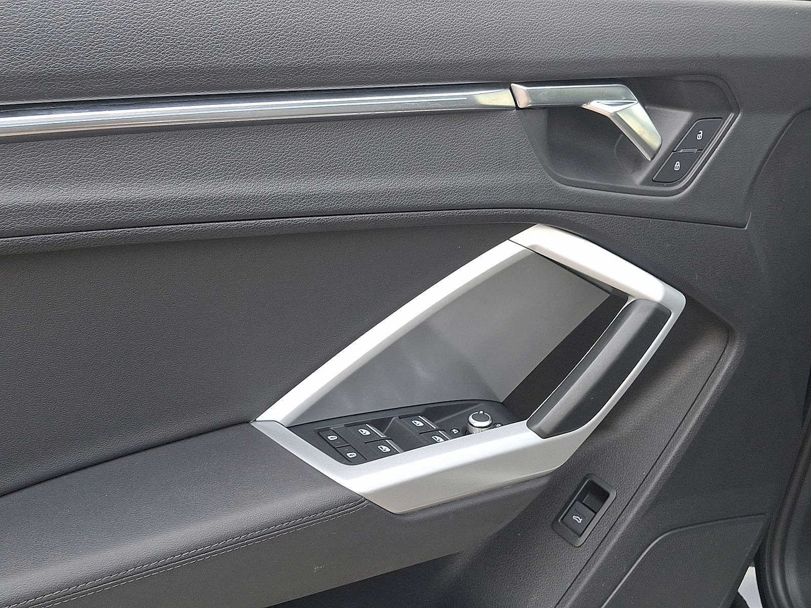 Thumbnail: 2021 Audi Q3 - 10