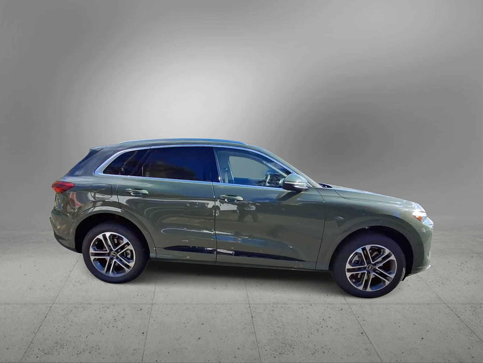 Thumbnail: 2025 Audi Q5 - 9