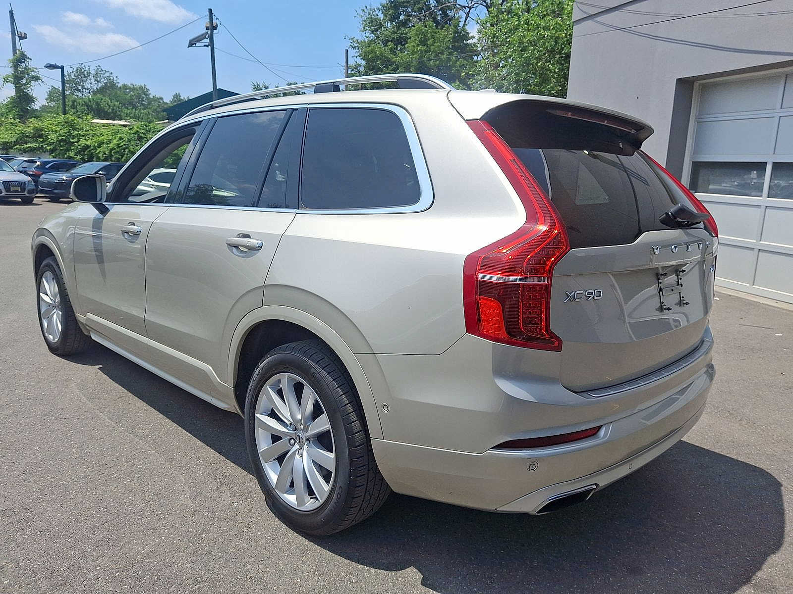 Thumbnail: 2018 Volvo XC90 - 21