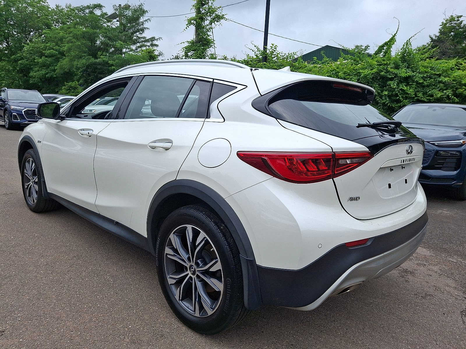 Thumbnail: 2017 INFINITI QX30 - 22