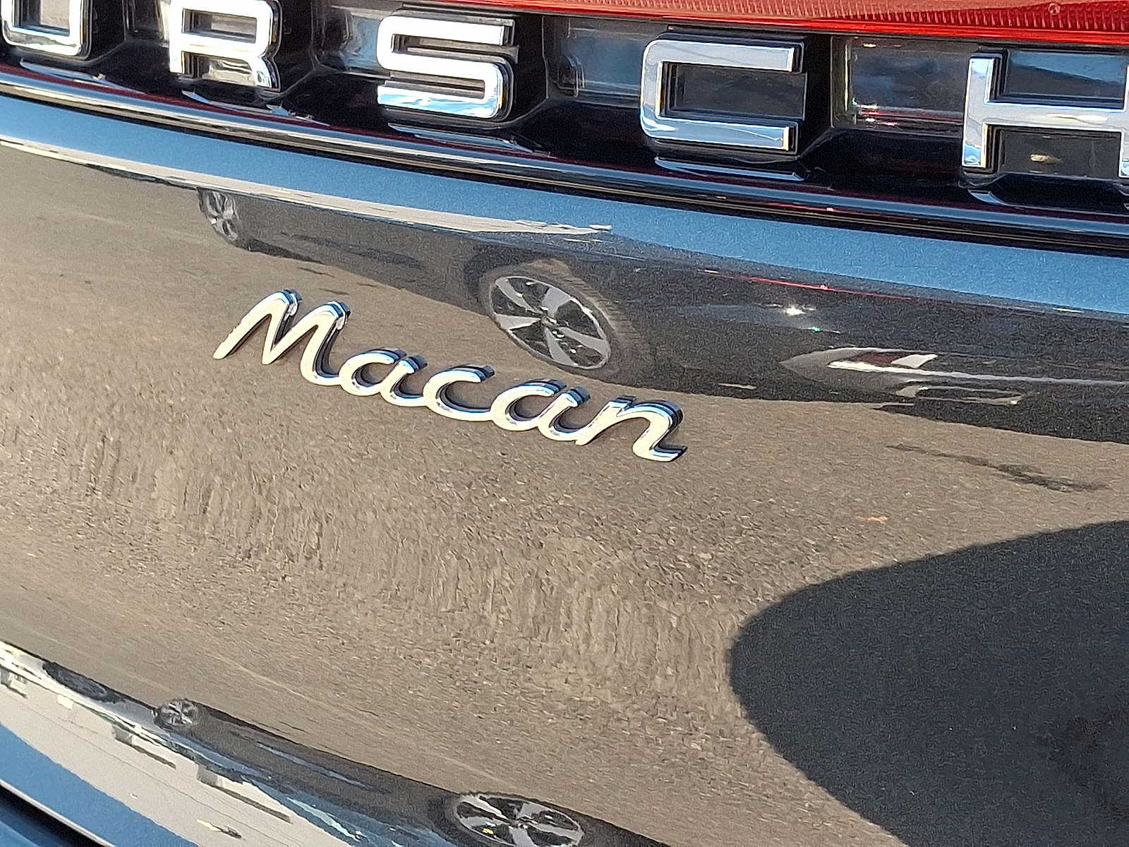 Thumbnail: 2024 Porsche Macan - 24