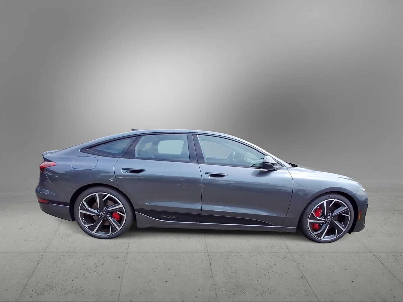 Thumbnail: 2025 Audi e-tron S - 9