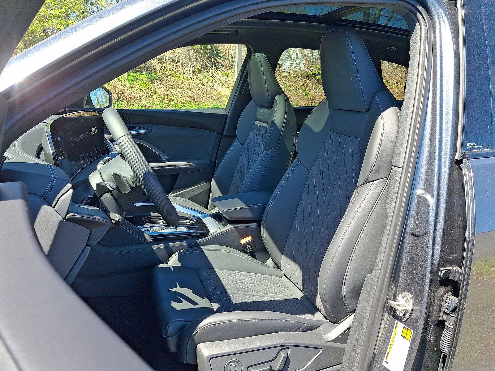 Thumbnail: 2025 Audi SQ5 - 13