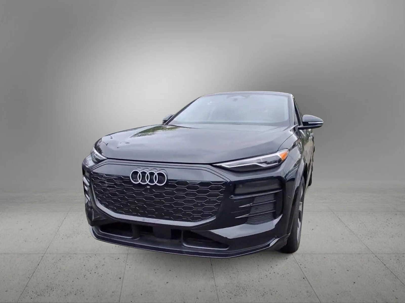 Thumbnail: 2025 Audi Q6 e-tron - 3