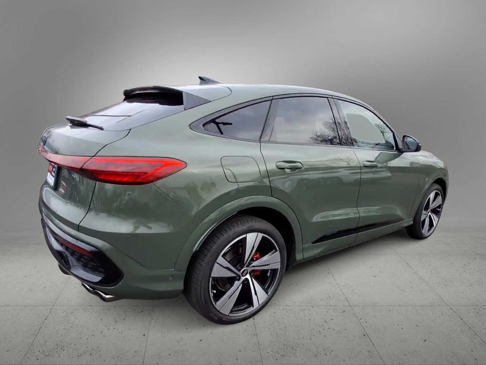 Thumbnail: 2025 Audi SQ5 - 8