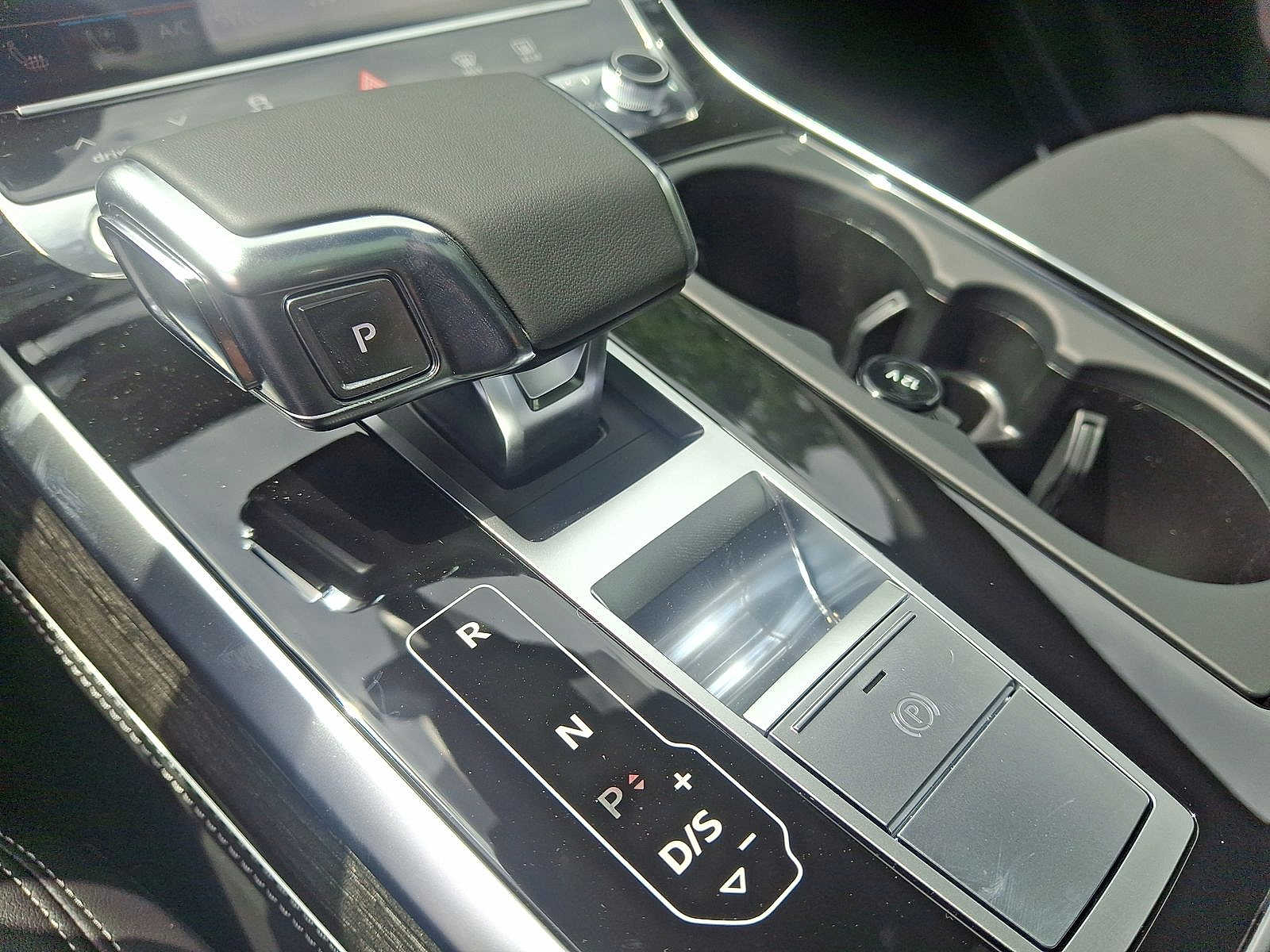 Thumbnail: 2025 Audi Q7 - 13