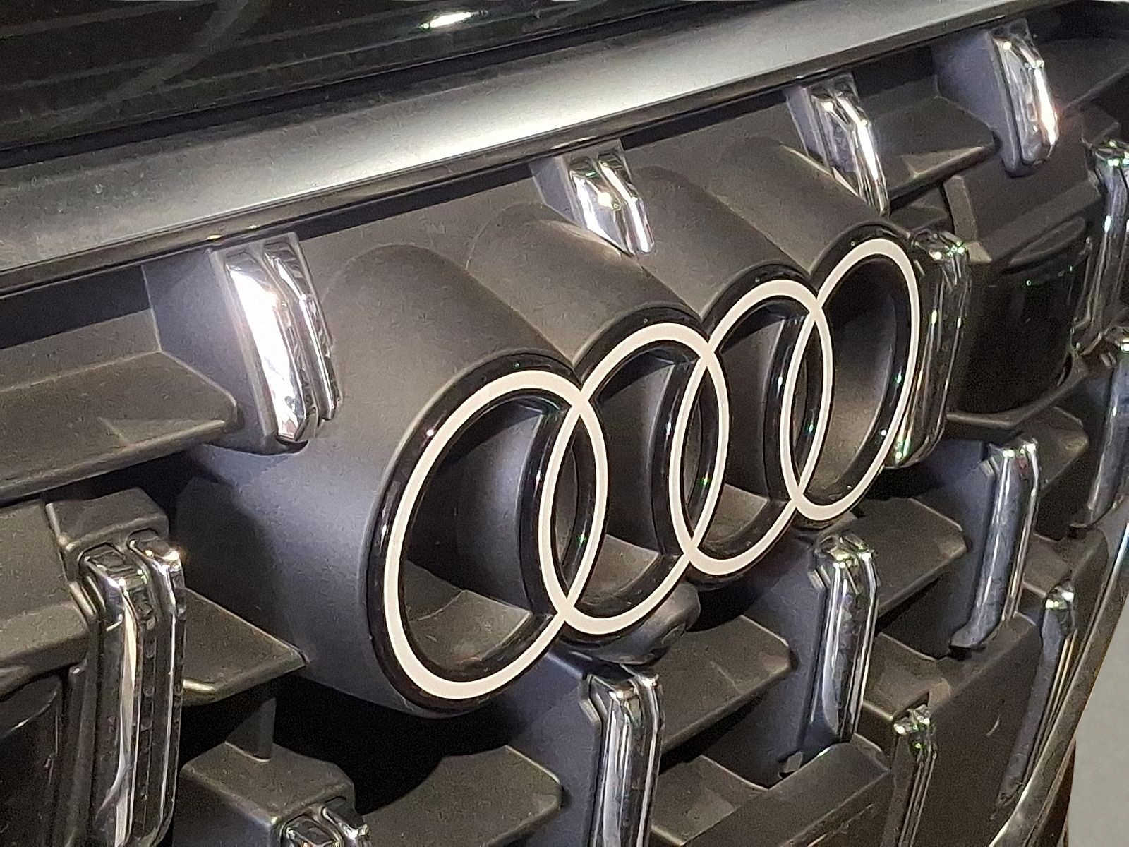 Thumbnail: 2025 Audi Q7 - 4