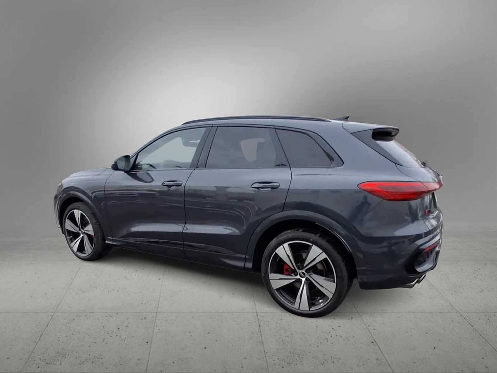 Thumbnail: 2025 Audi SQ5 - 6
