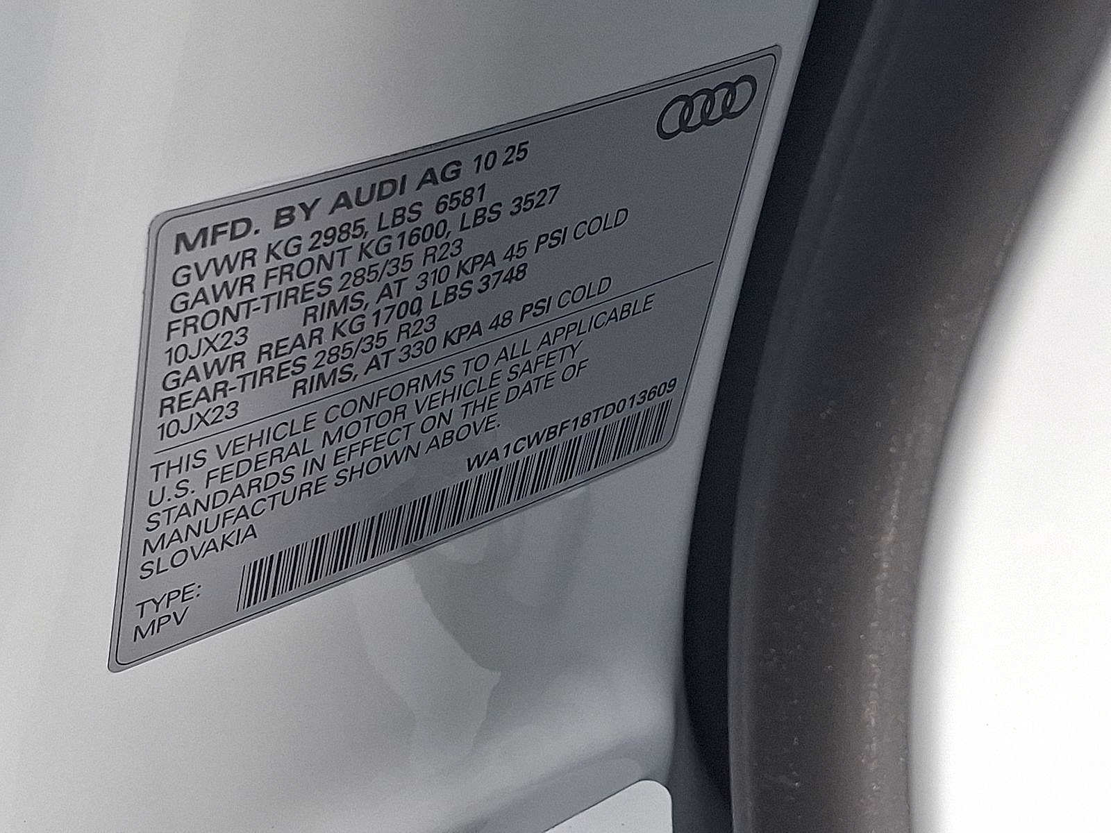 Thumbnail: 2026 Audi SQ8 - 16