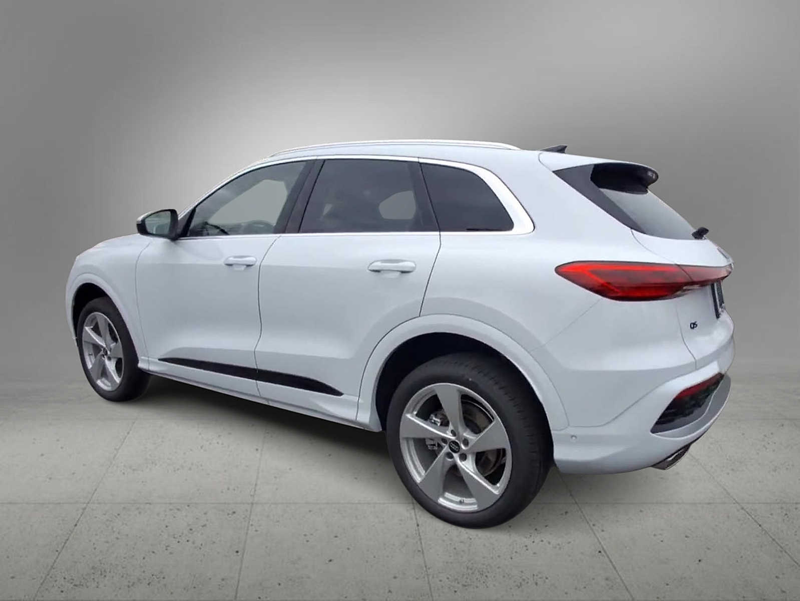 Thumbnail: 2025 Audi Q5 - 6