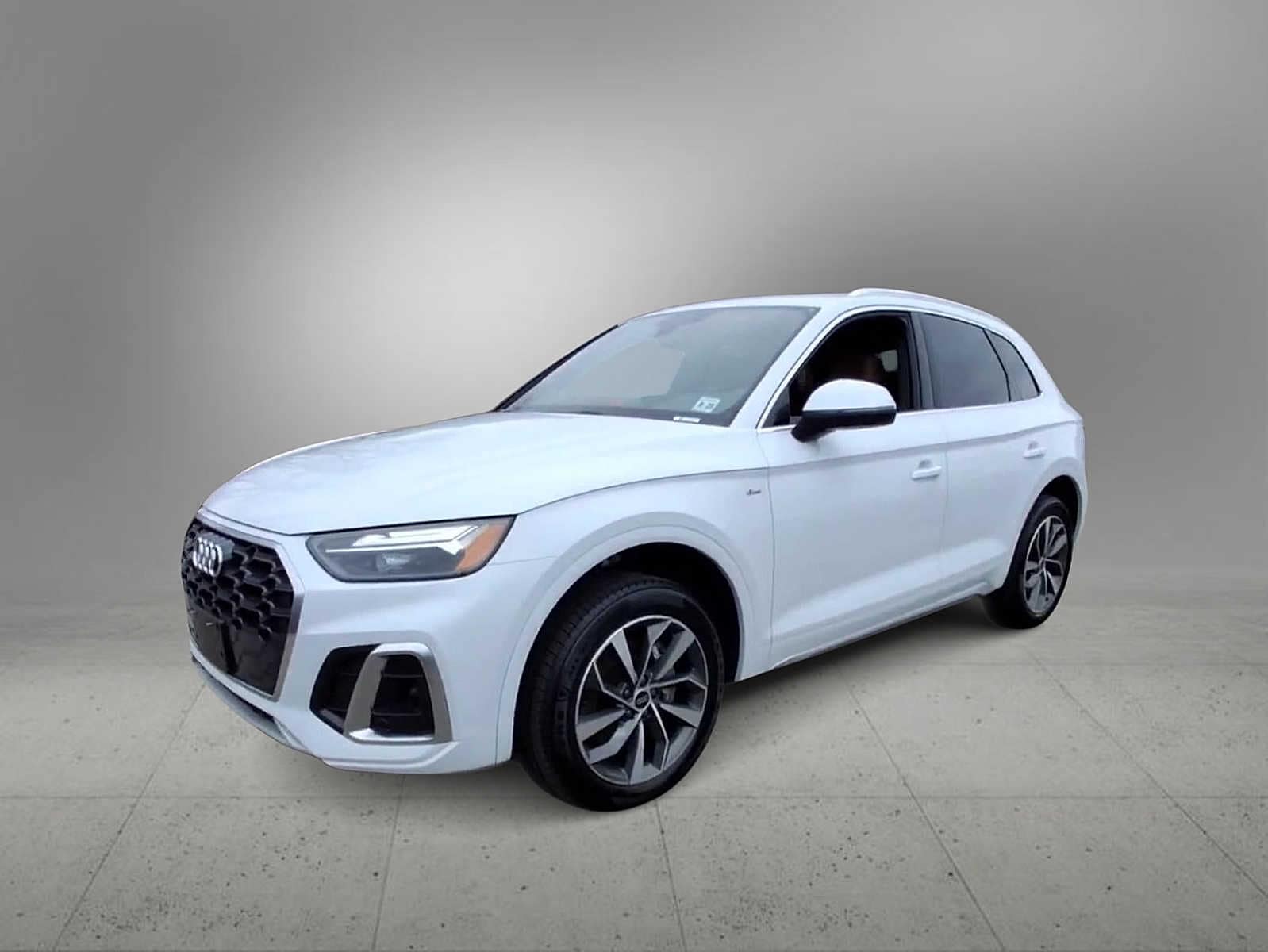 Thumbnail: 2023 Audi Q5 - 3