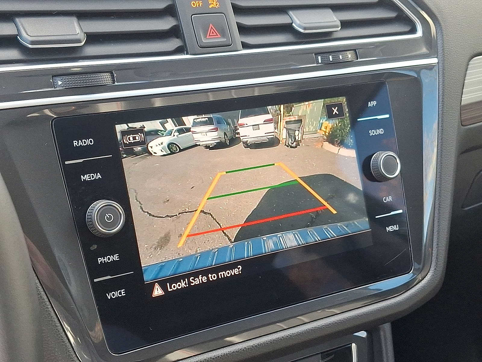 Thumbnail: 2024 Volkswagen Tiguan - 14