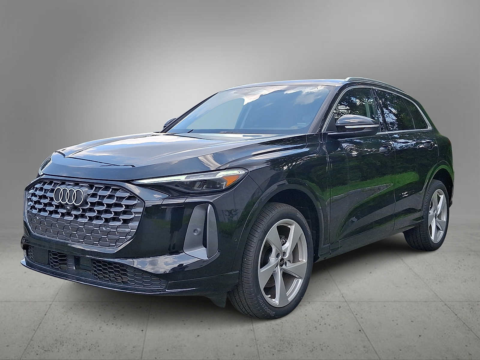Thumbnail: 2025 Audi Q5 - 1