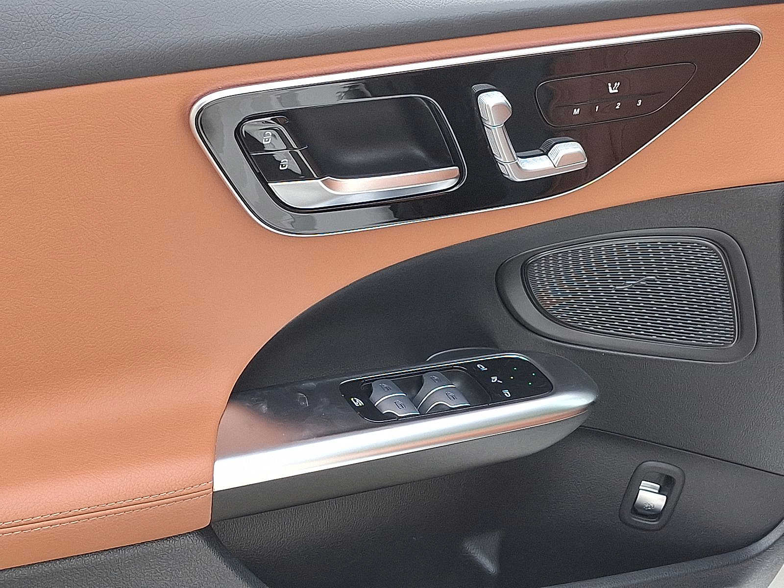 Thumbnail: 2023 Mercedes-Benz C-Class - 10