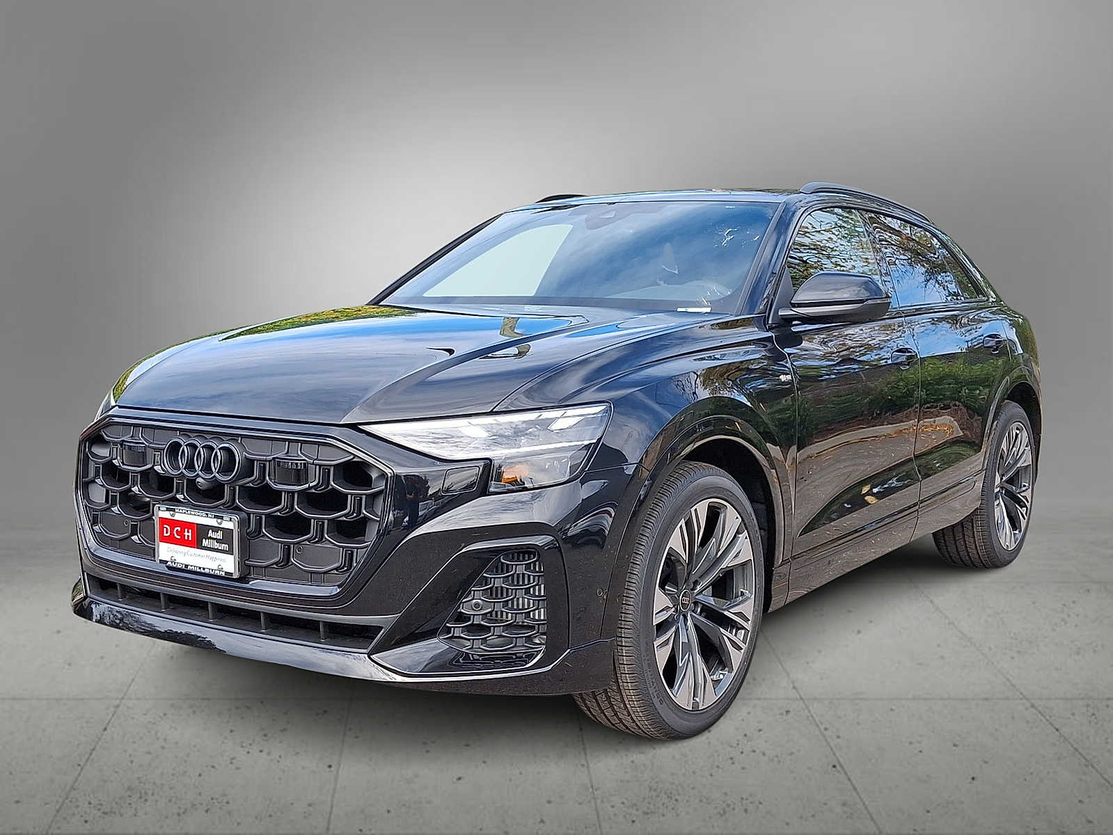 Thumbnail: 2026 Audi Q8 - 1