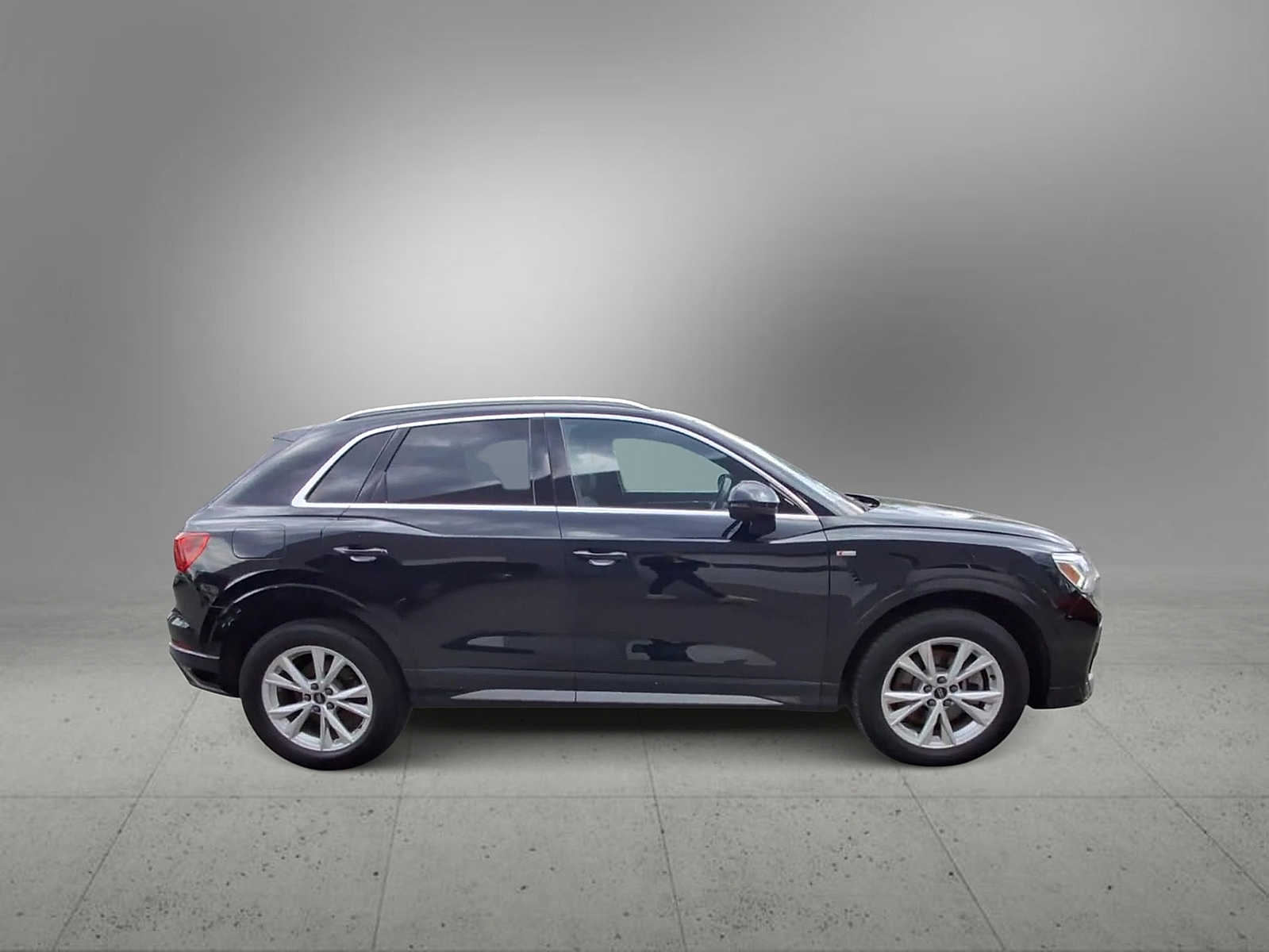 Thumbnail: 2024 Audi Q3 - 8