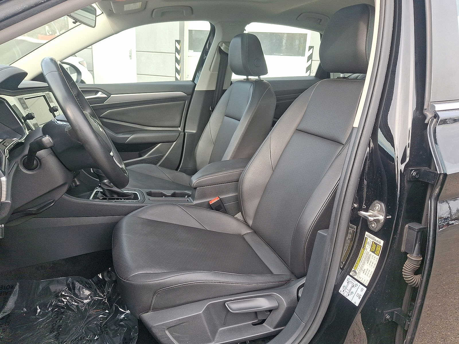 Thumbnail: 2019 Volkswagen Jetta - 11