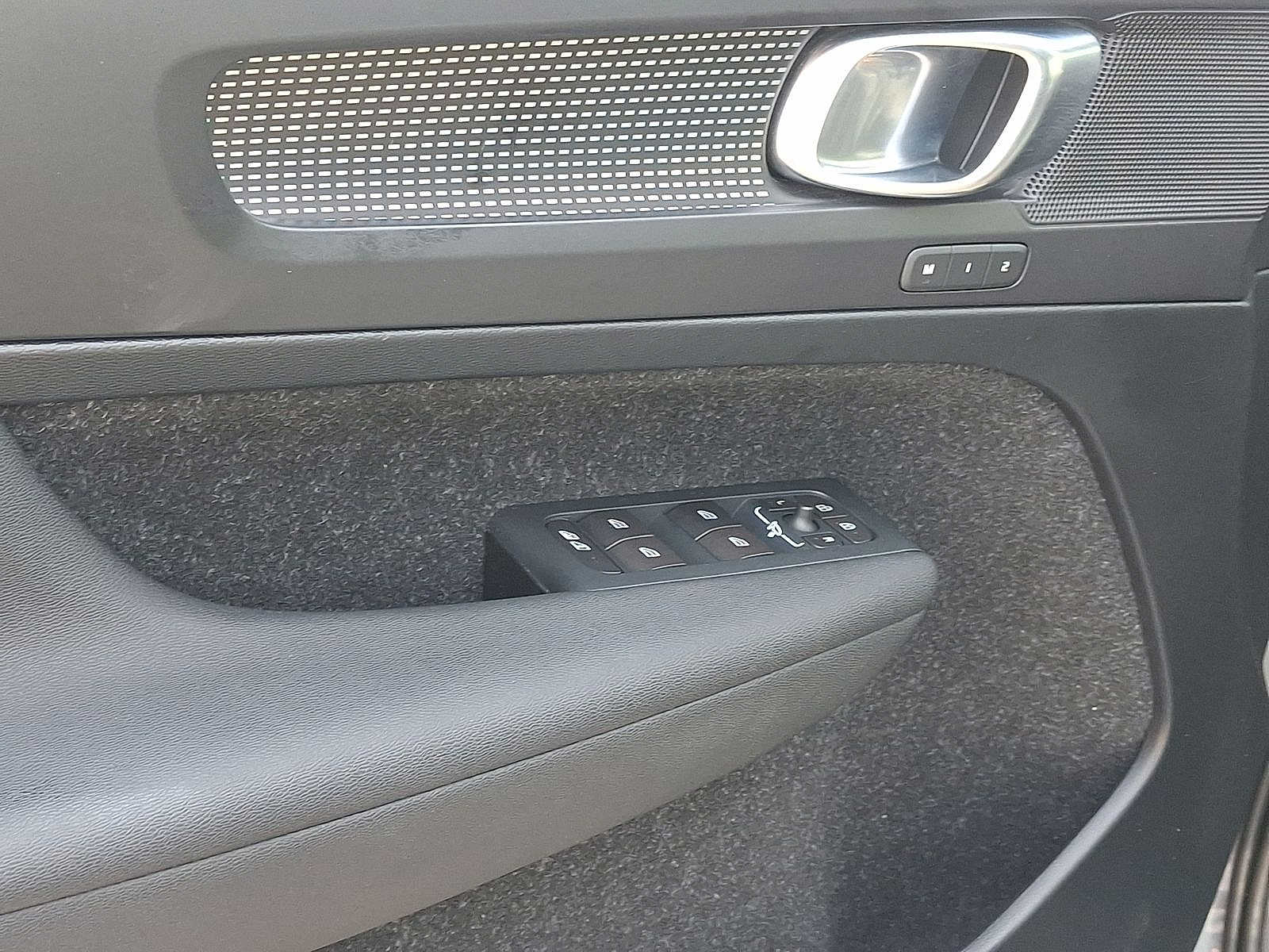 Thumbnail: 2019 Volvo XC40 - 10