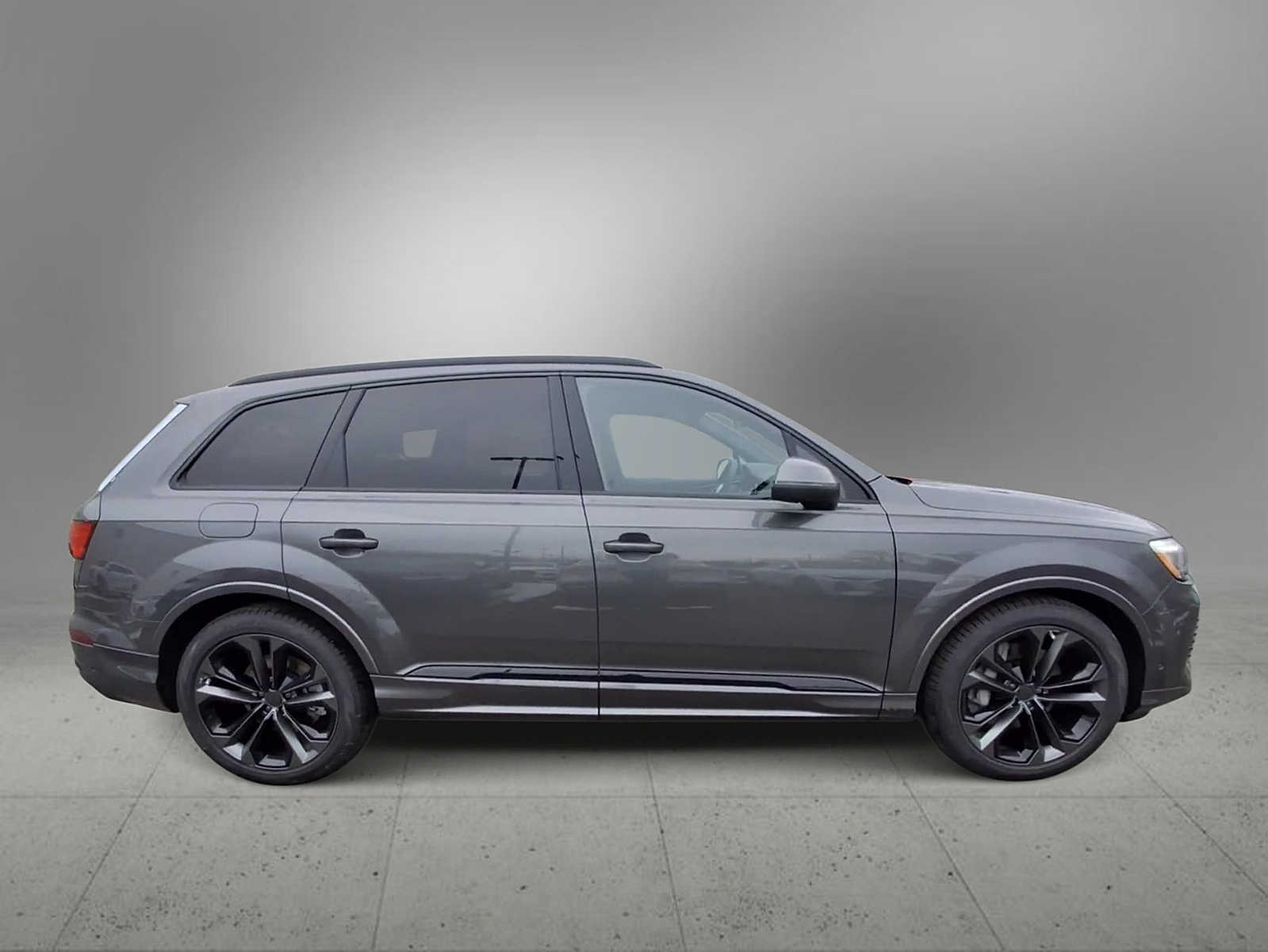 Thumbnail: 2026 Audi Q7 - 9