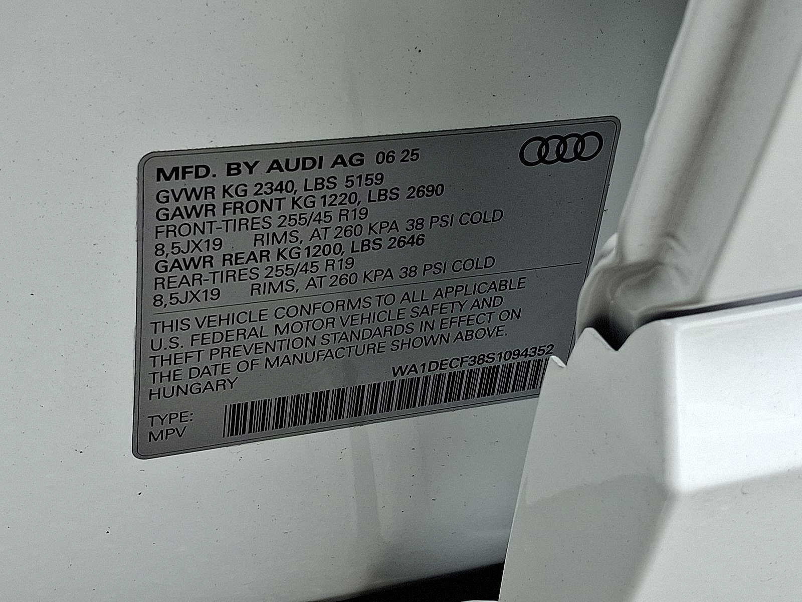 Thumbnail: 2025 Audi Q3 - 16