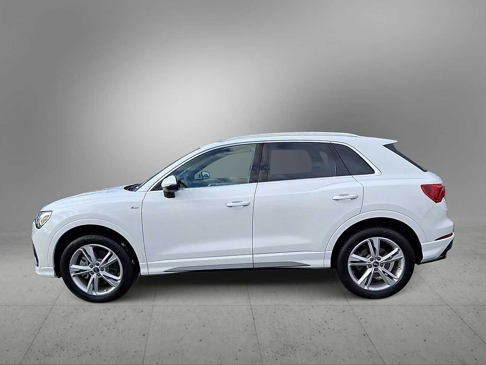 Thumbnail: 2022 Audi Q3 - 2