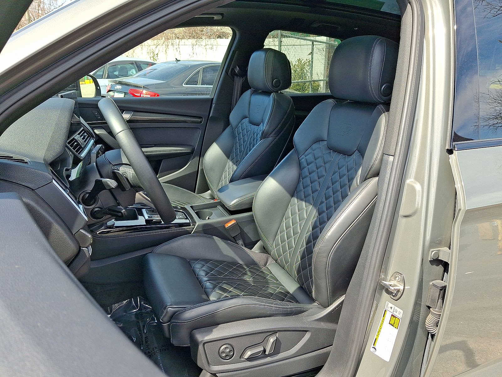 Thumbnail: 2023 Audi SQ5 - 11