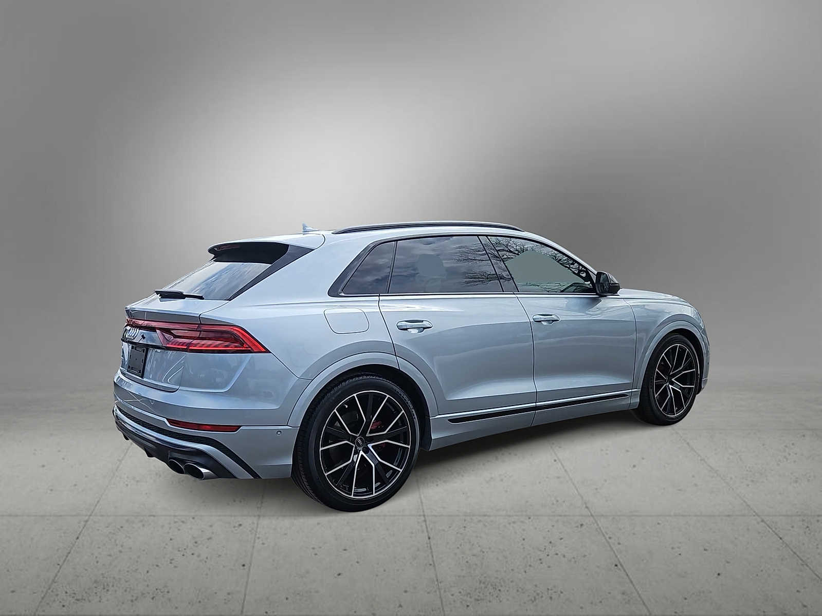 Thumbnail: 2023 Audi SQ8 - 8