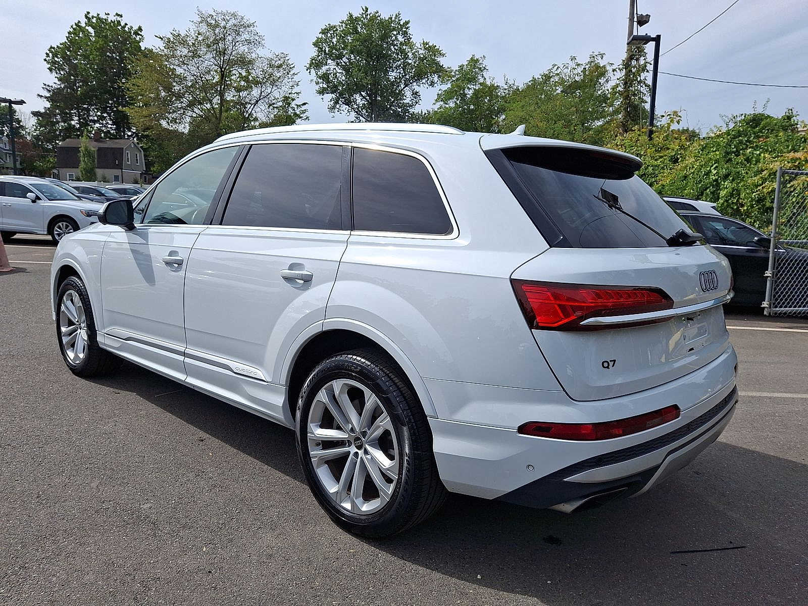 Thumbnail: 2025 Audi Q7 - 19