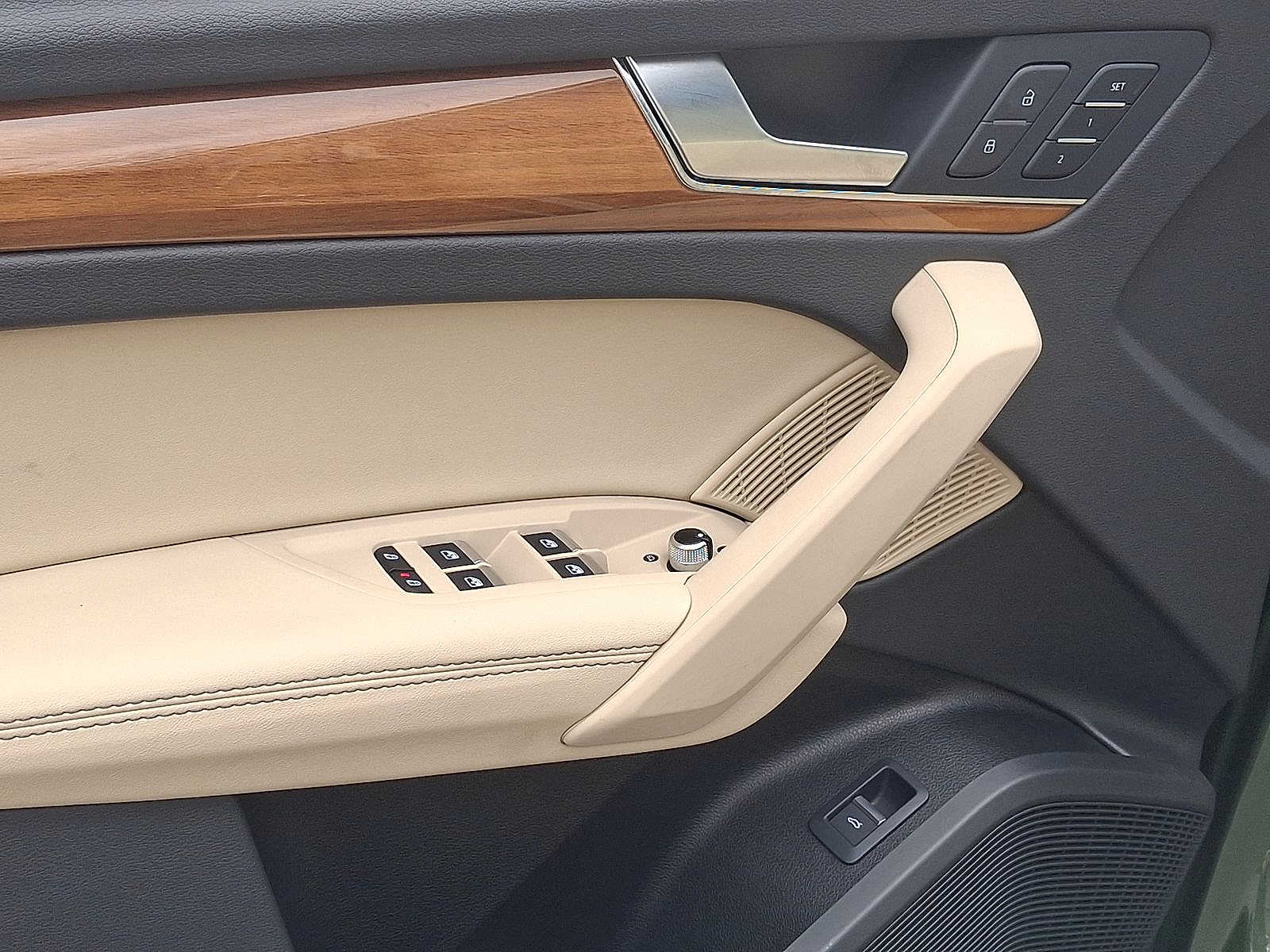 Thumbnail: 2025 Audi Q5 - 10