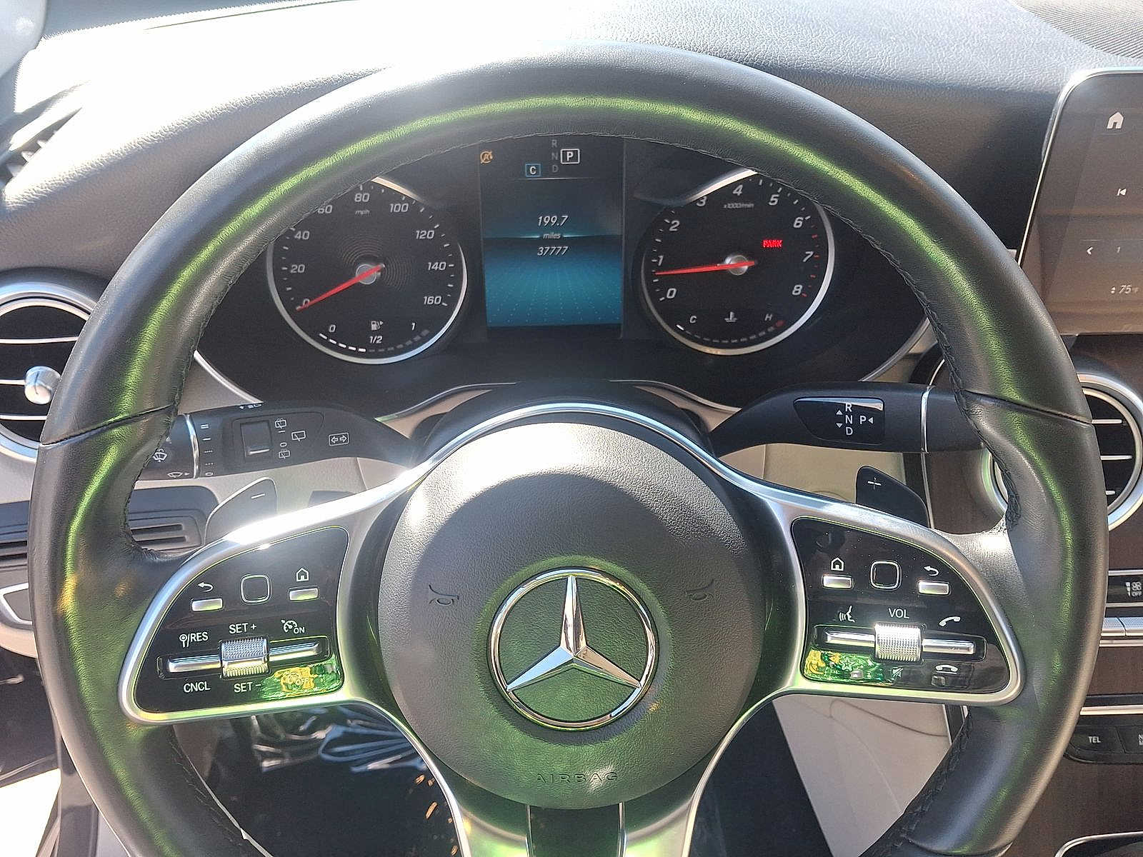 Thumbnail: 2022 Mercedes-Benz GLC - 16