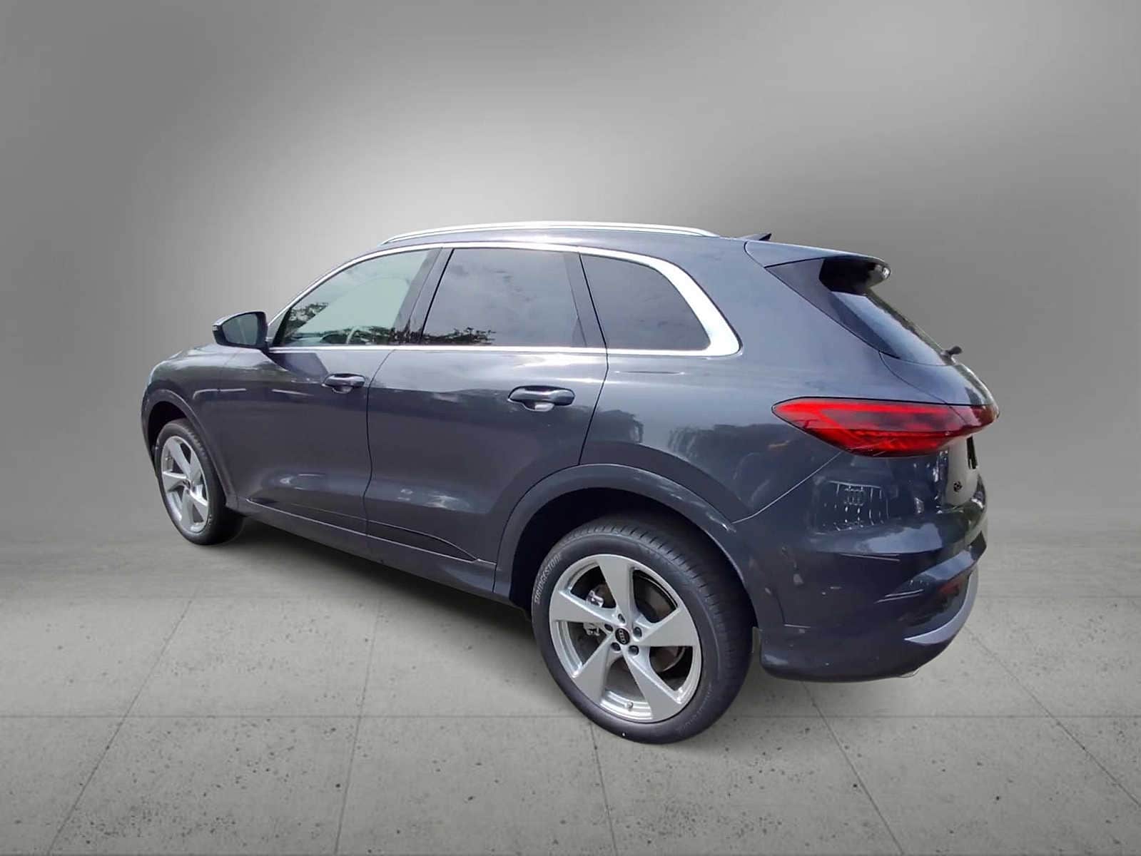 Thumbnail: 2025 Audi Q5 - 6