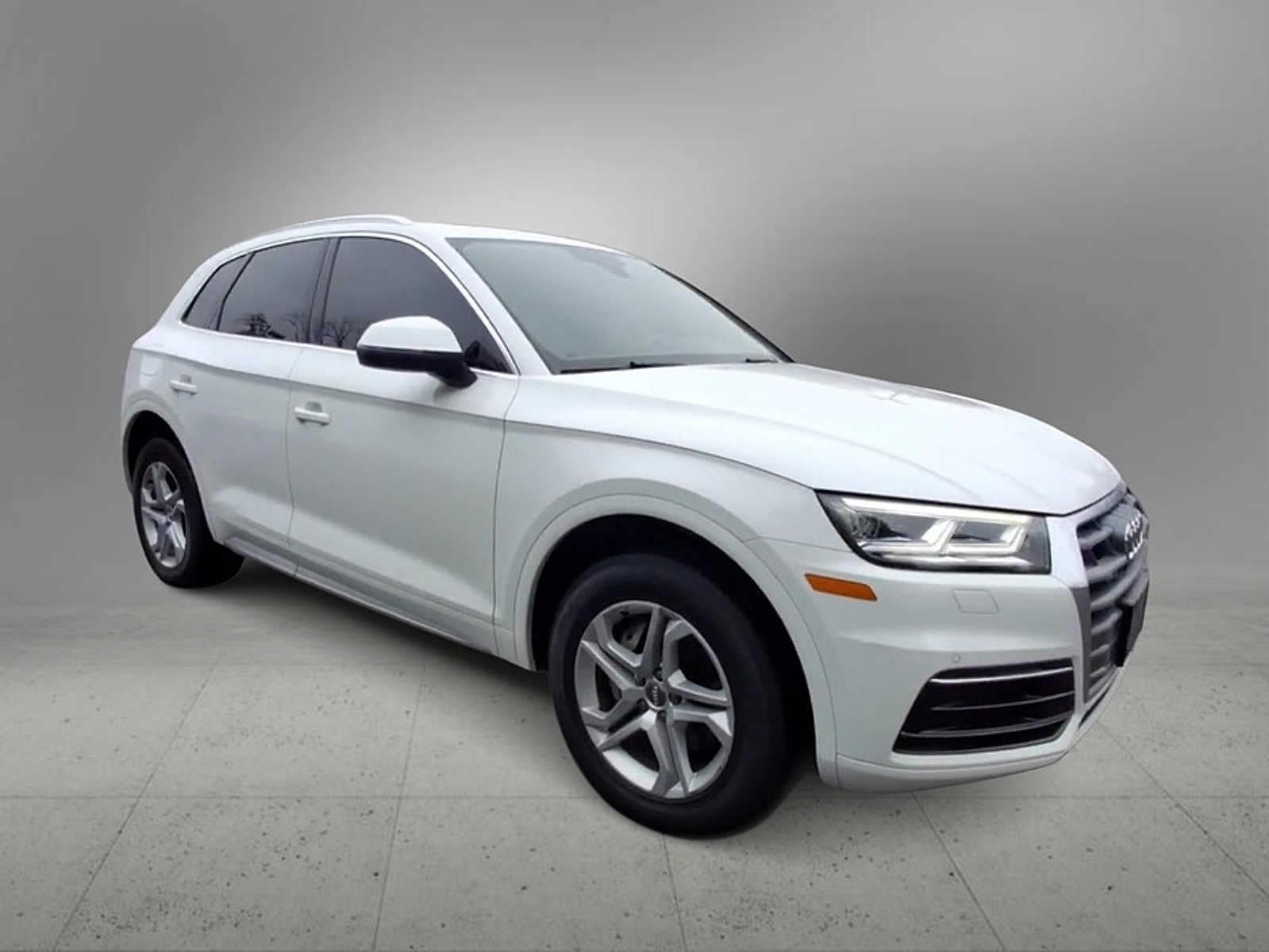 2018 Audi Q5 e Premium Plus 2