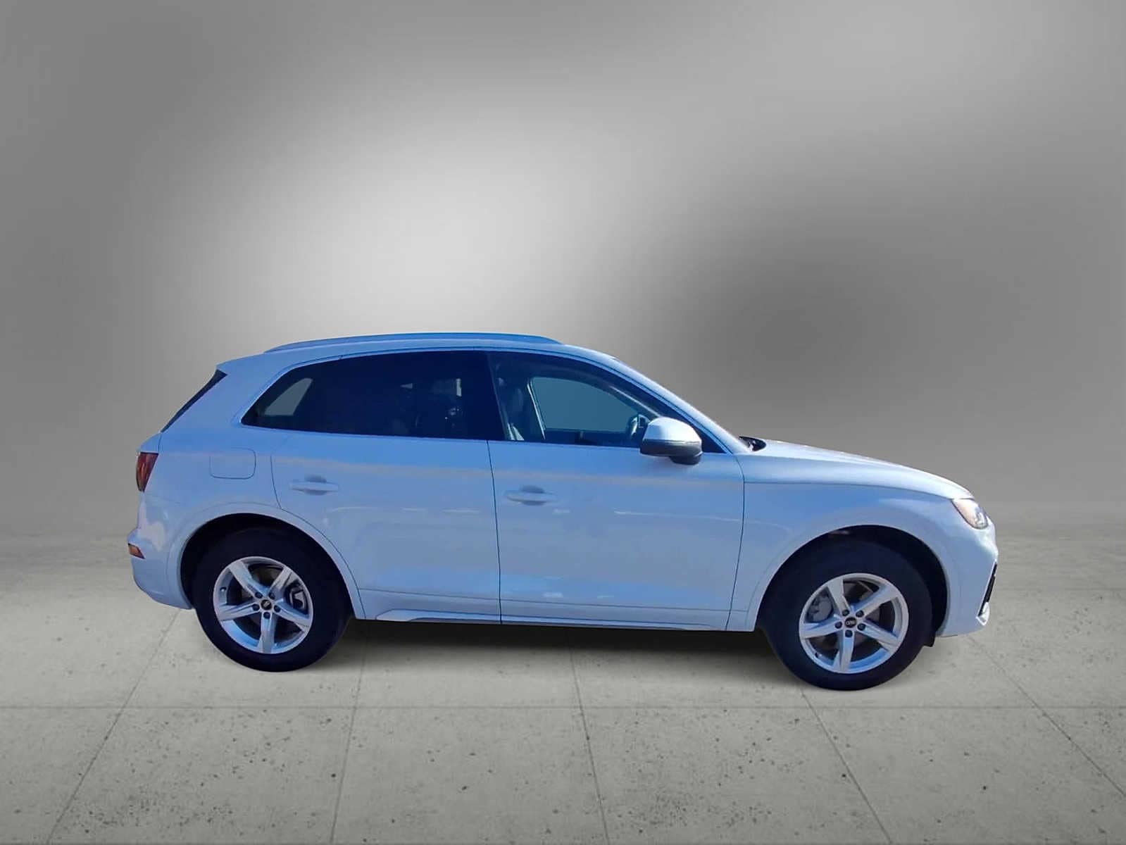 Thumbnail: 2023 Audi Q5 - 9