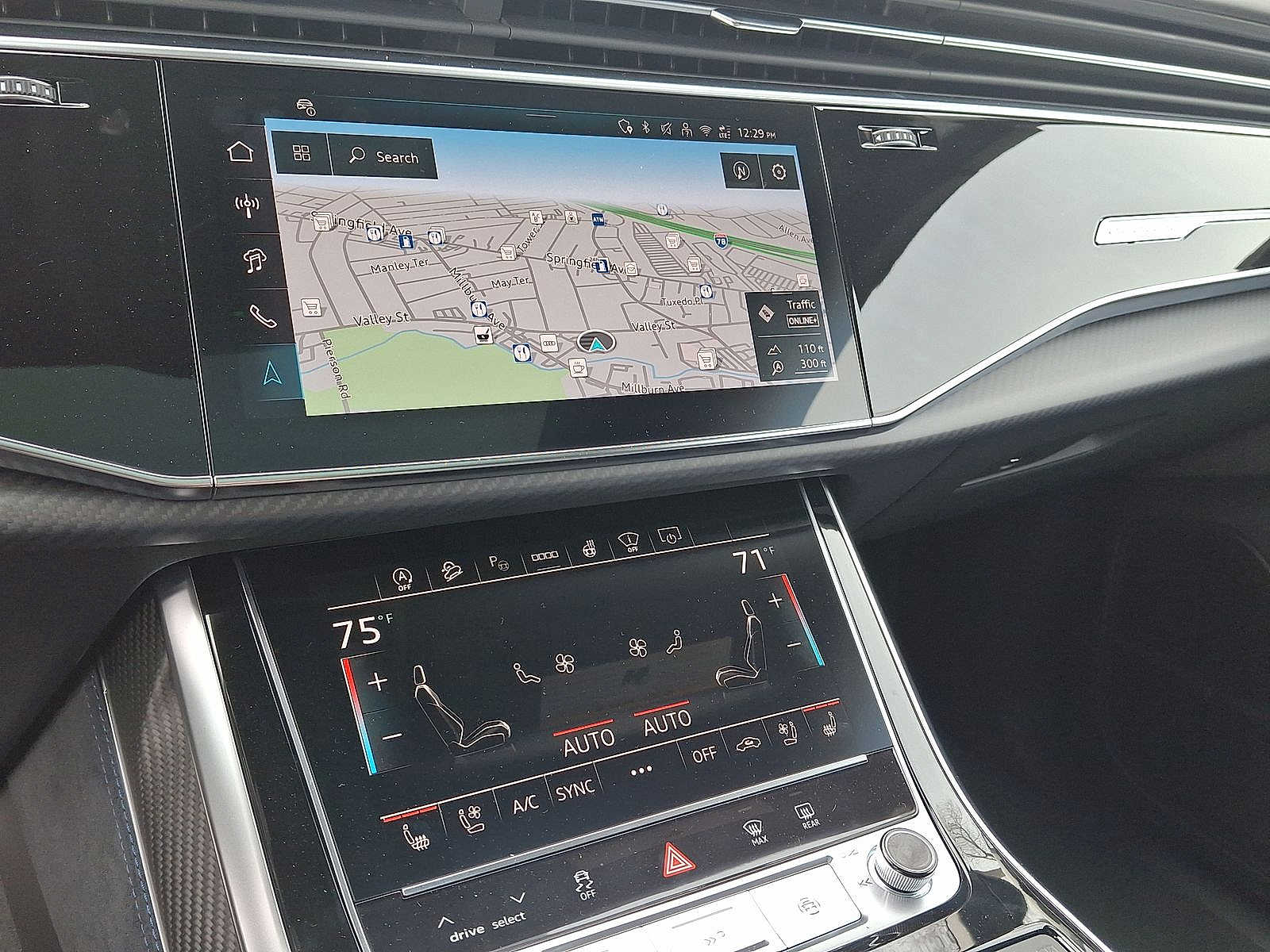 Thumbnail: 2026 Audi RS Q8 - 16