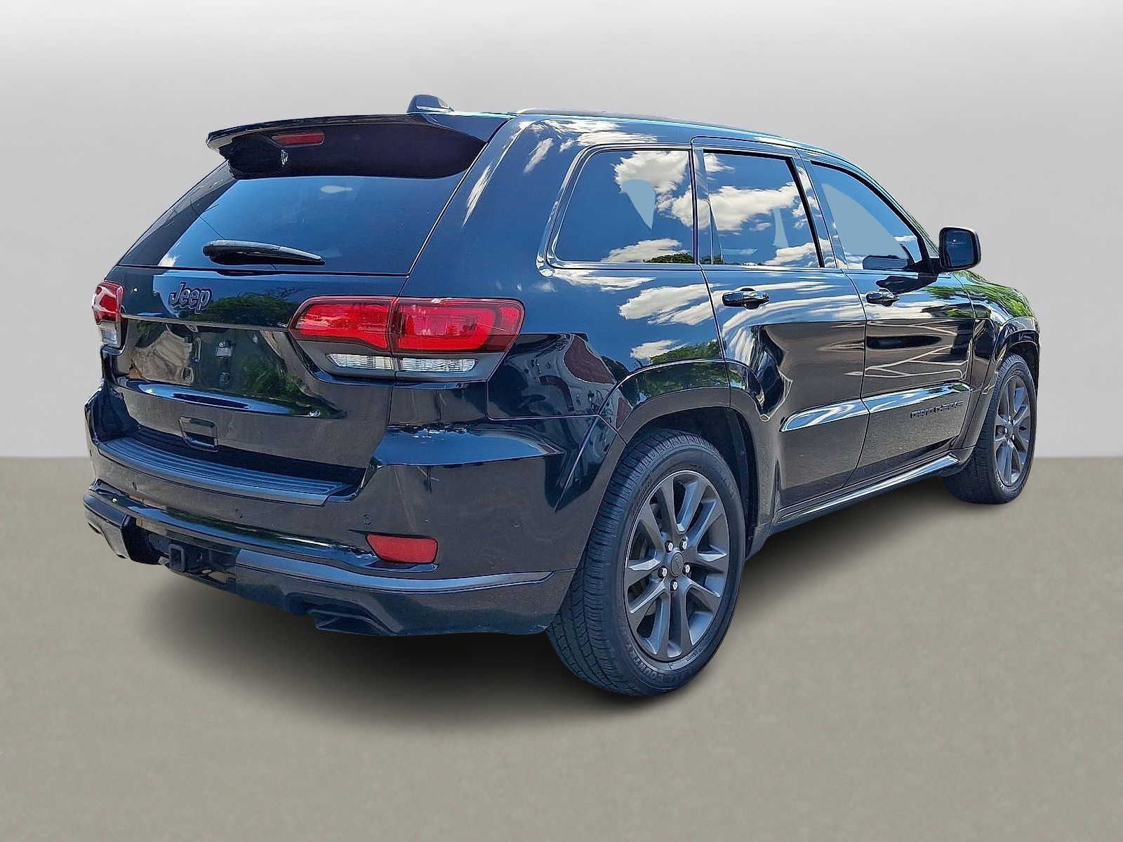 Thumbnail: 2018 Jeep Grand Cherokee - 31