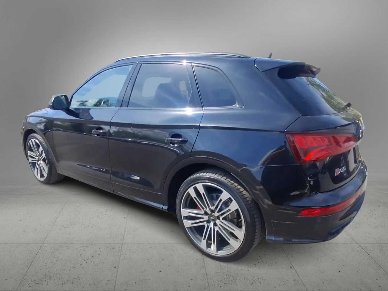 Thumbnail: 2020 Audi SQ5 - 6