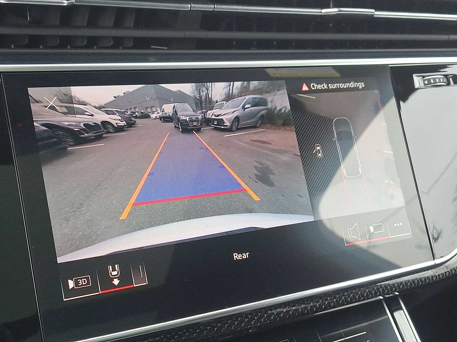 Thumbnail: 2022 Audi SQ7 - 15