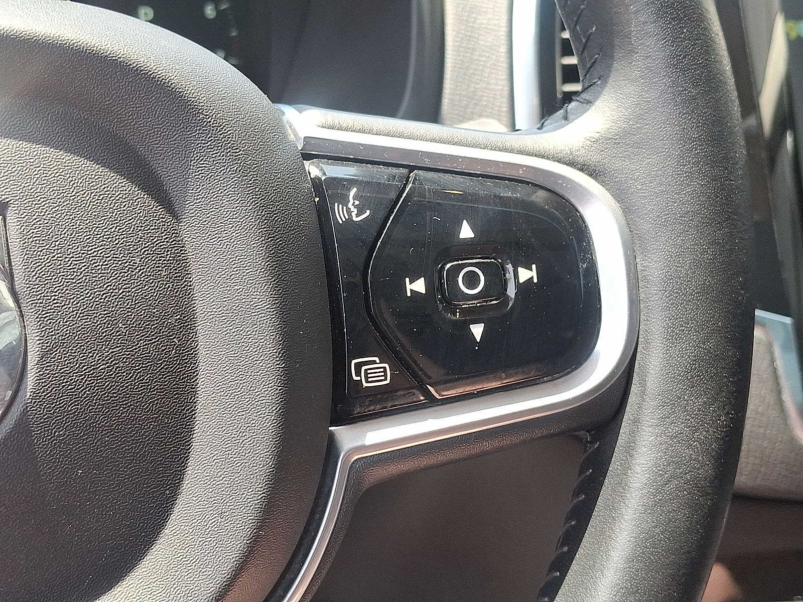 Thumbnail: 2018 Volvo XC90 - 17
