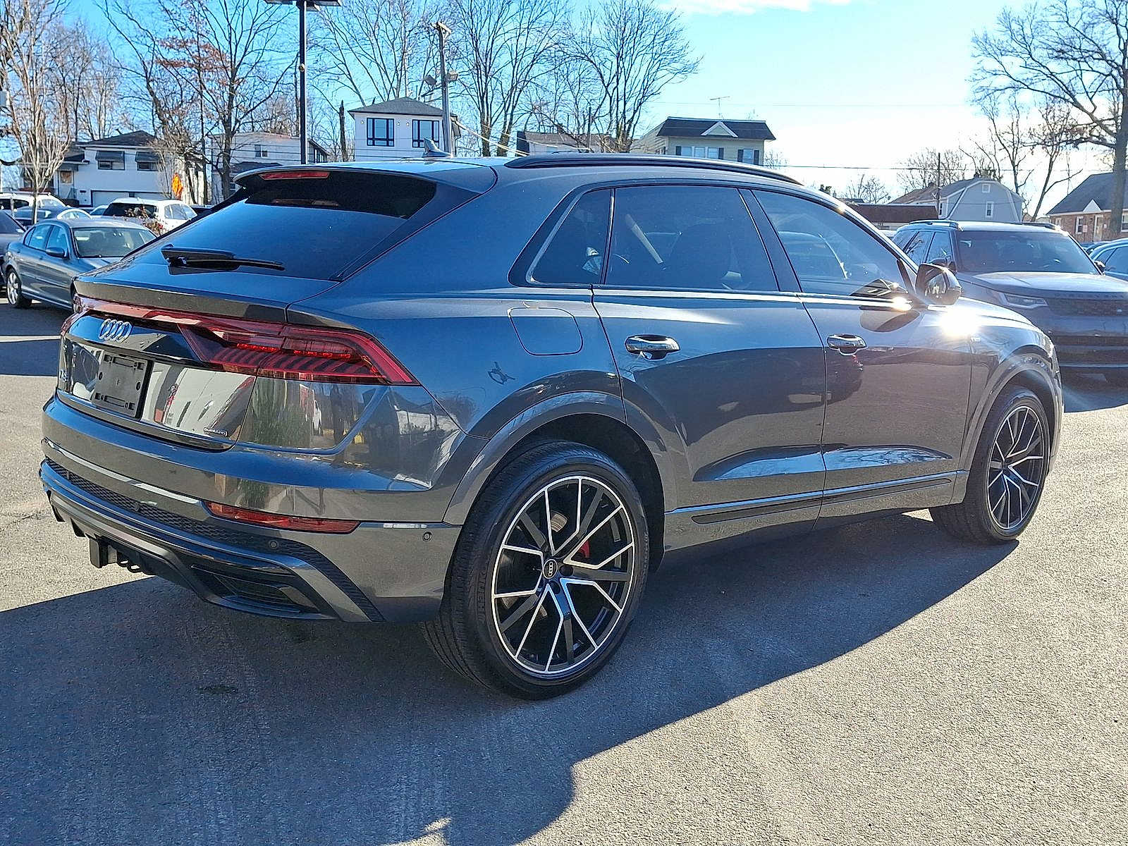 Thumbnail: 2021 Audi Q8 - 25