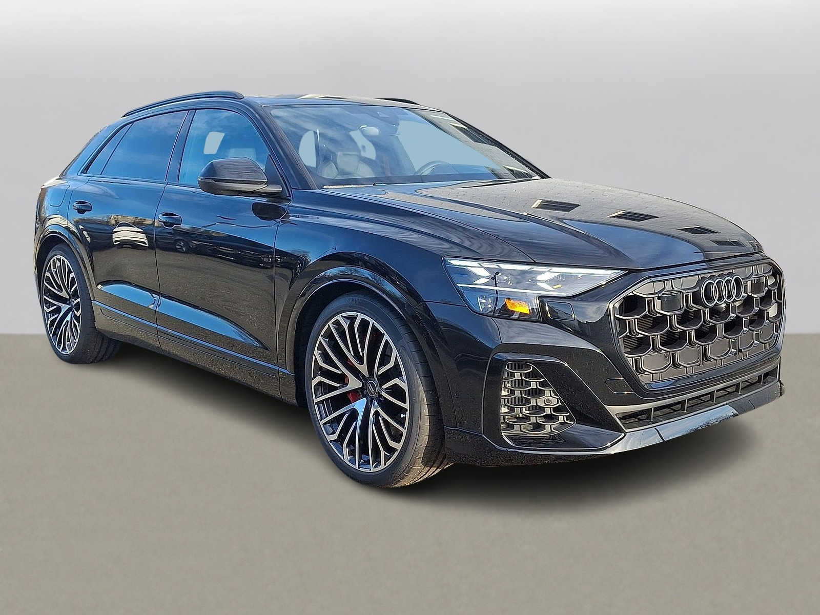 Thumbnail: 2026 Audi SQ8 - 10