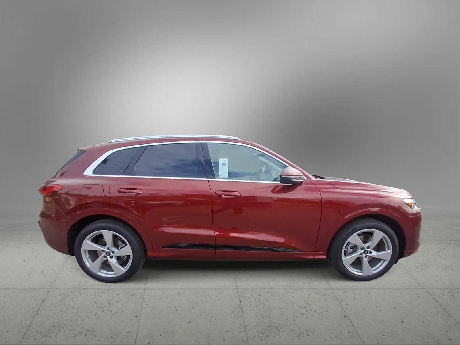 Thumbnail: 2025 Audi Q5 - 9