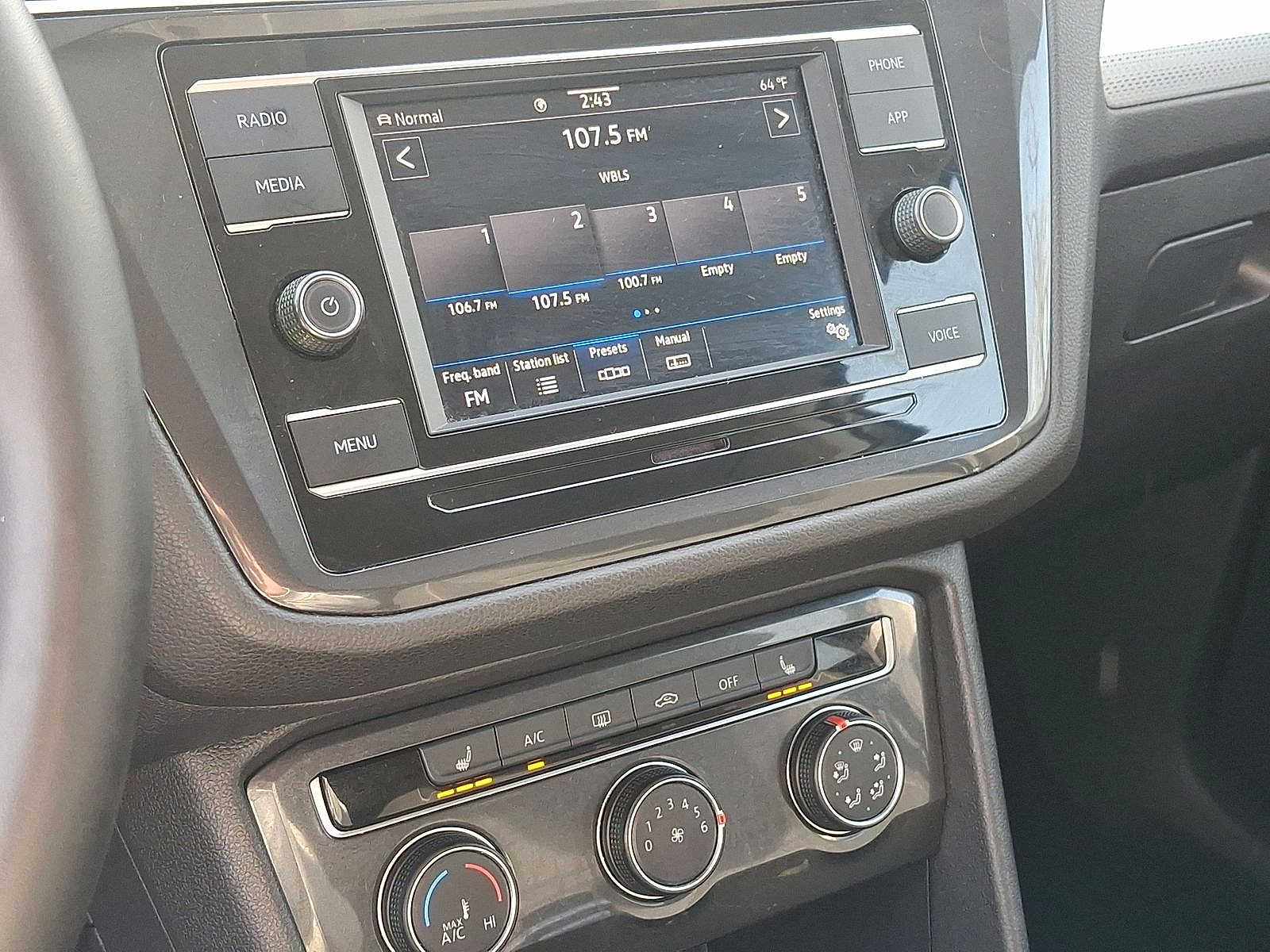 Thumbnail: 2024 Volkswagen Tiguan - 14