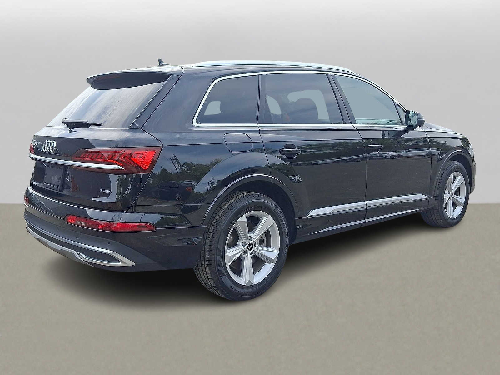 Thumbnail: 2023 Audi Q7 - 25